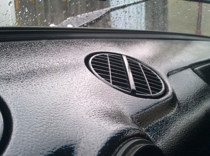 восстановление текстуры кожаной торпеды после подушки